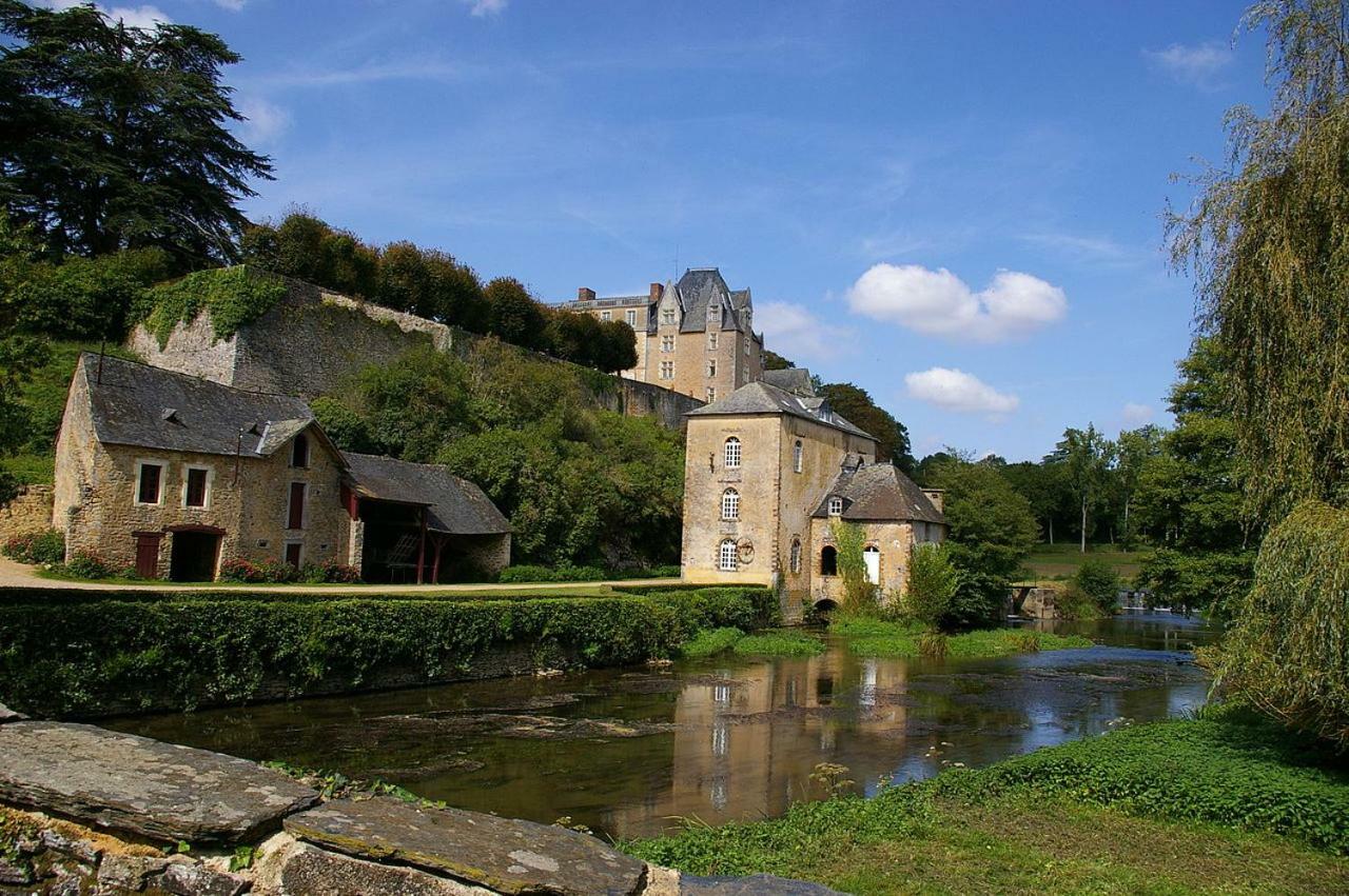 Logis De La Helberdiere Cossé-en-Champagne Exterior photo